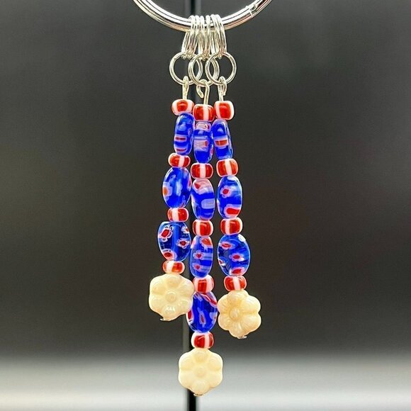 White Flower Bead Keychain Handmade - Picture 3 of 4